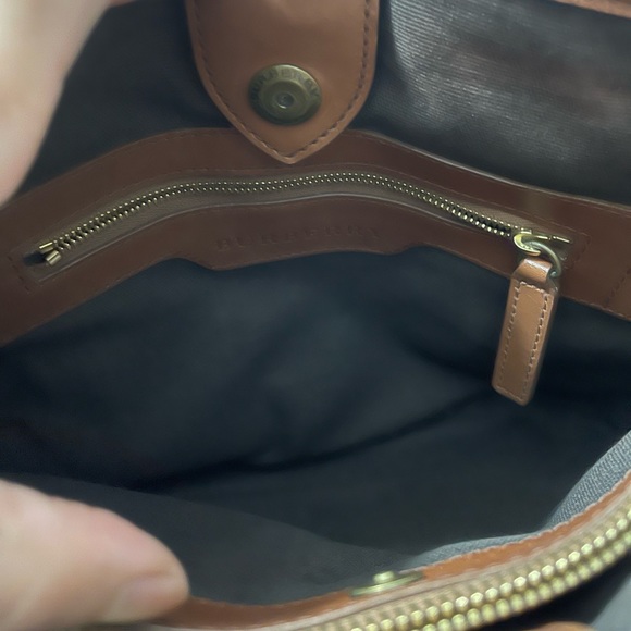 Authentic Burberry Smoked Ckeck Northfield Tote - Picture 2 of 16